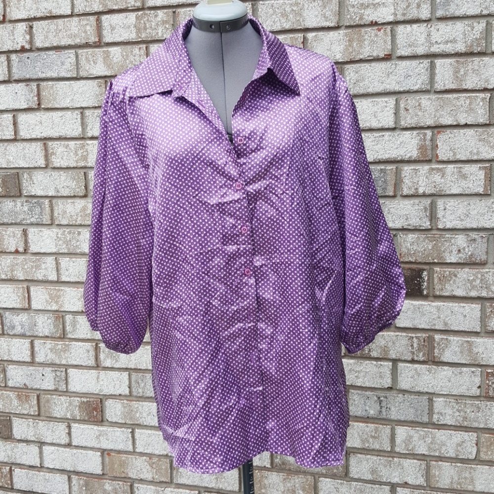 Beautiful purple satin shirt new without tags